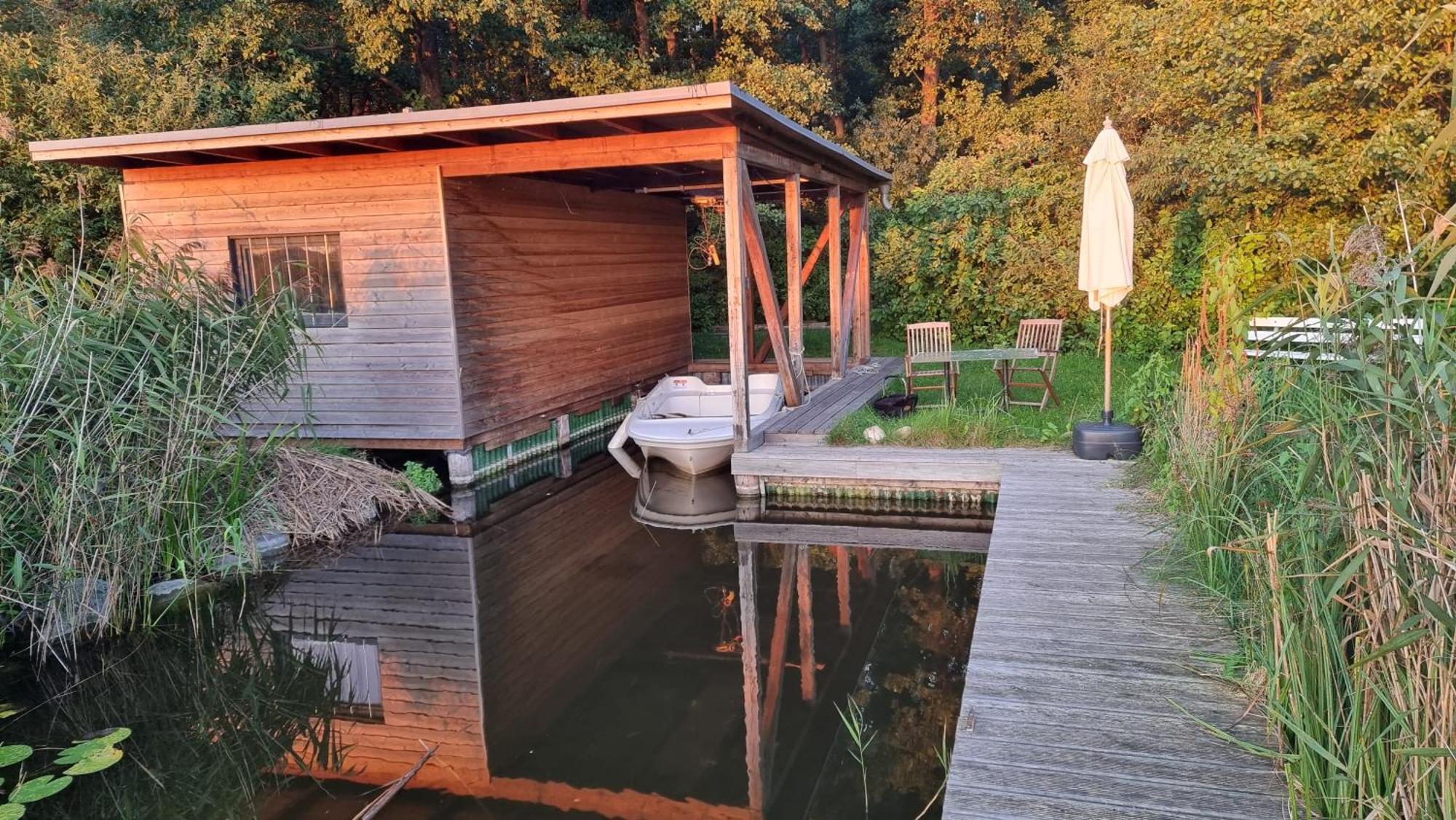 Mecklenburgische Seenplatte - Fh Mit Optionalem Steg Und Ruderboot Grosszerlang Экстерьер фото